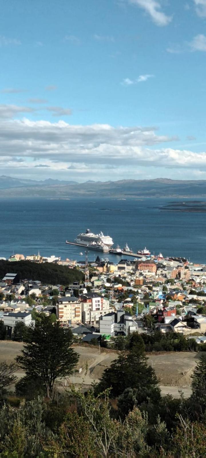 Hostel Cruz Del Sur Ushuaia Buitenkant foto